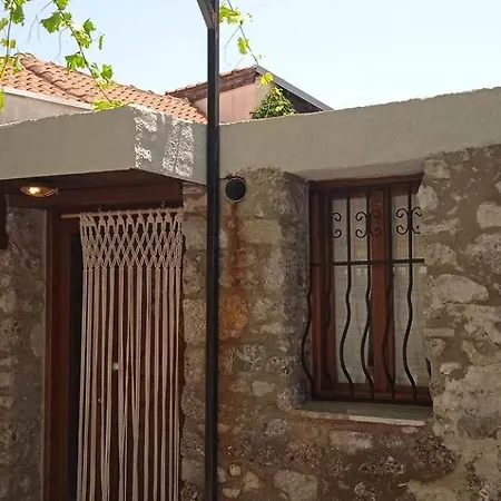 בית הארחה Kallisto Traditional